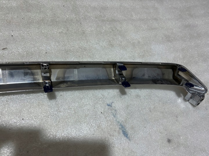 MOULURE CHROME DANS PARE-CHOCS LEXUS RX IV LIFT 2019 PREST-08