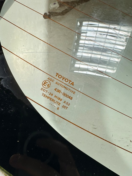 COUVERCLES DE COFFRE COUVERCLES DE COFFRE TOYOTA YARIS III 3 COULEUR 040