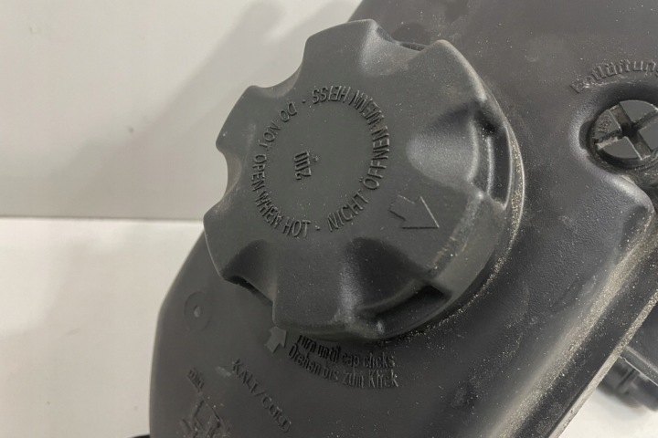 RÉSERVOIR D'EXPANSION BMW 3 CABRIO (E93) 2283500 4.0L GASOLINE 309KW 2012