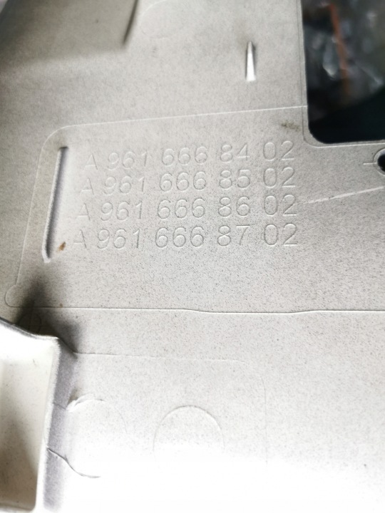 SEUIL SCHODKI MARCHEPIED PODNOZKA GAUCHE MERCEDES ACTROS MP4 OE