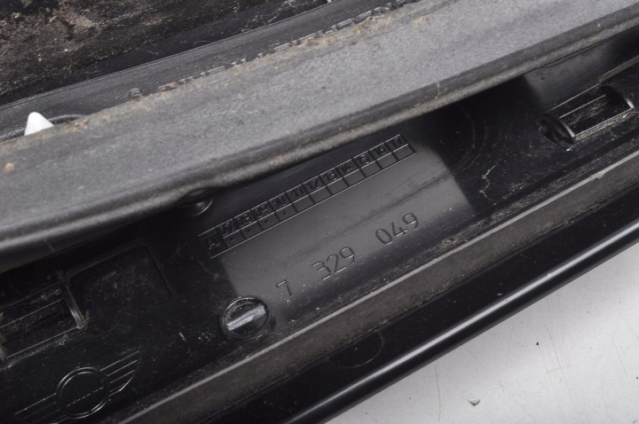 MINI F55 LIFT MOULURE MONTANTS AVANT GAUCHE 7329049