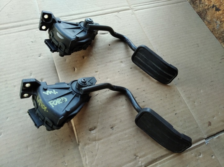 POTENTIOMÈTRE PÉDALES GAZ ÉLECTRO FORD GALAXY VW SHARAN MK1 6PV007770-03
