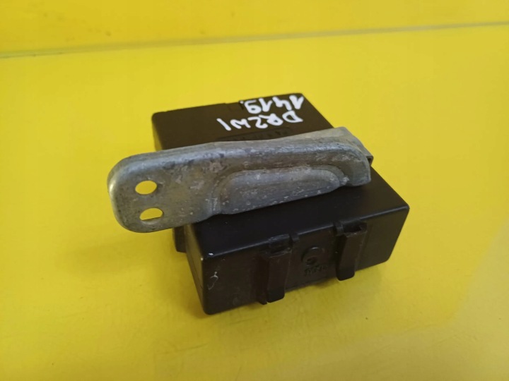 MODULE CONTRÔLEUR PORTES TOYOTA CARINA 8598005010 NR1419