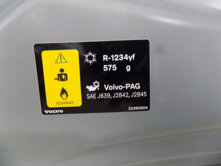 VOLVO XC40 CAPOT COUVERCLE MOTEUR COMPLÈTE PEINTURE 740