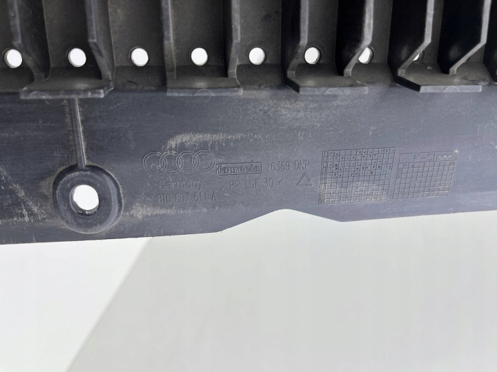 AUDI A5 8T PROTECTION PLAQUE SOUS MOTEUR PARE-CHOCS 8T0807611A