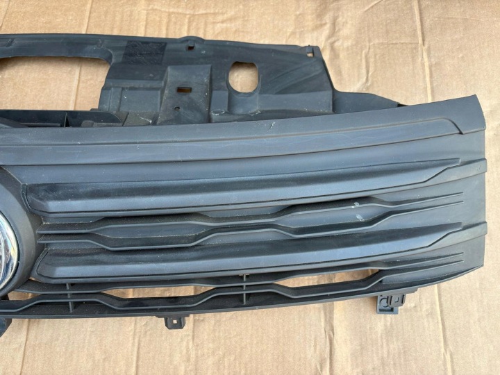 GRILLE CENTRALE CALANDRE RADIATEUR GRILLE RENFORCEMENT FIAT TALENTO 623106388R