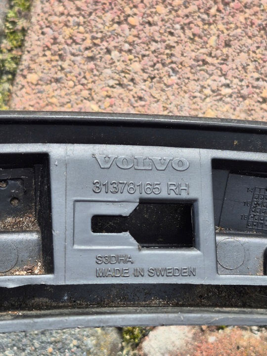 MOULURE REVÊTEMENT GARDE-BOUE DROIT ARRIÈRE 31378165 VOLVO XC90 II