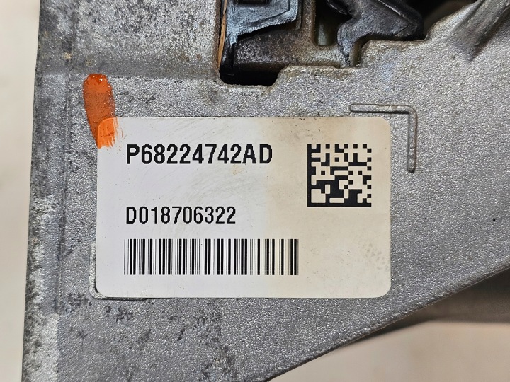 CHRYSLER PACIFICA 17- COUSSIN POIGNÉE MOTEUR 3.6B 68224742AD USA