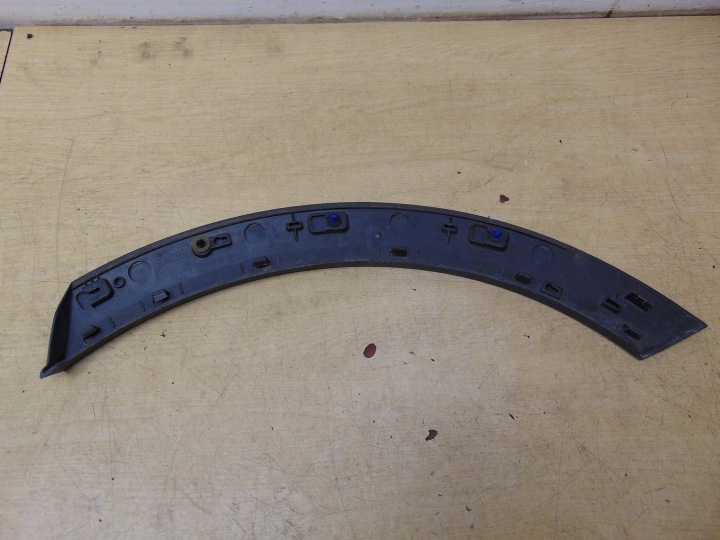 MOULURE REVÊTEMENT GARDE-BOUE DROIT ARRIÈRE AUDI E-TRON 4KE 4KE853818A