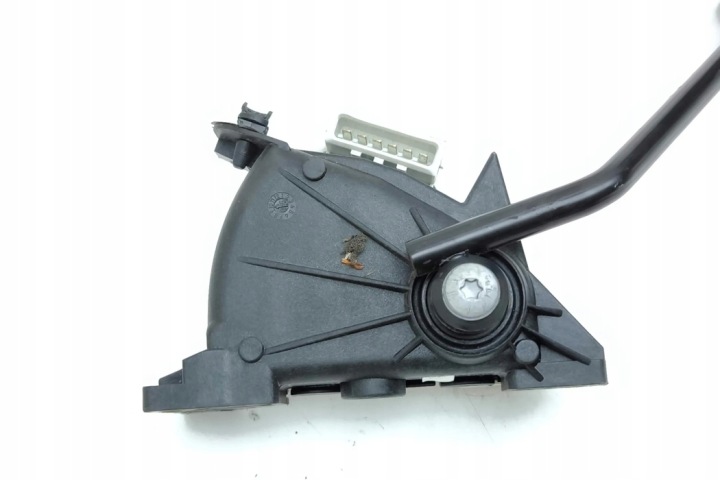 PÉDALE GAZ VOLVO XC60 30683521 2.4L DIESEL 2004
