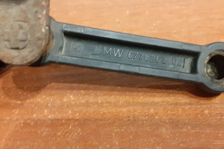 ARRIÈRE GAUCHE CAPTEUR NIVEAU BMW 5 (F10) 6860843 2013