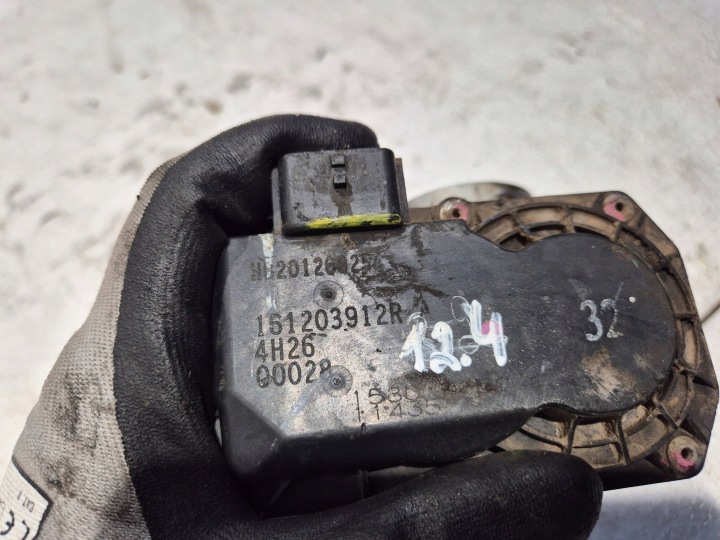 PAPILLON DES GAZ 161203912R RENAULT TWINGO III 1.0 17-