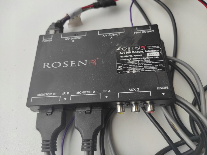 MONITEURS ZA APPUIE-TÊTE 2 PCS KIT ROSEN AV700