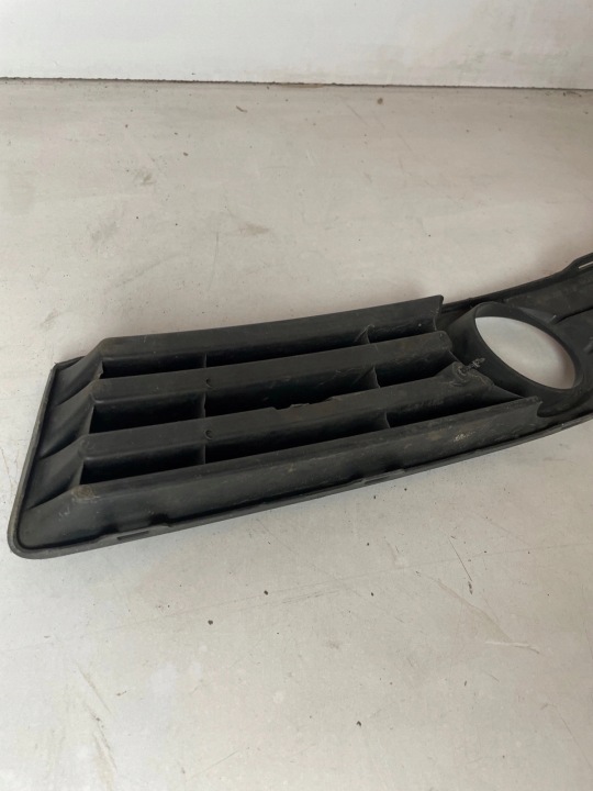 CALANDRE GRILLE PARE-CHOCS DROITE VOLKSWAGEN POLO 6Q IV LIFT