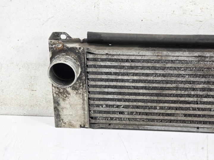 VITO VIANO W639 2.2 CDI RADIATEUR ÉCHANGEUR AIR-AIR BEHR MERCEDES 2K A6395010301