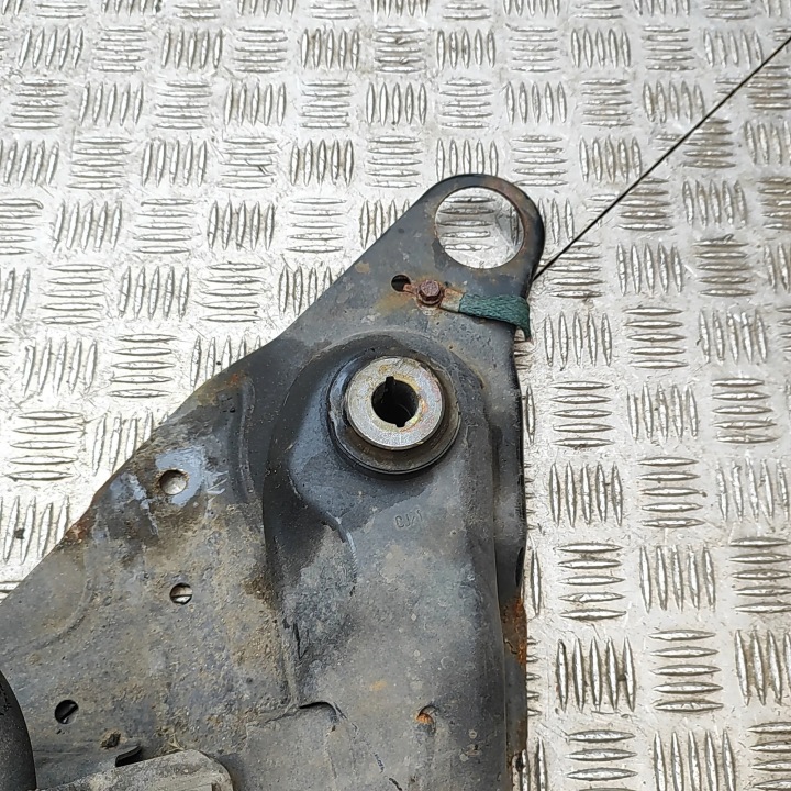 VOLVO V60 II 225, 227 AVANT POUTRE CHÂSSIS 2022 32381810
