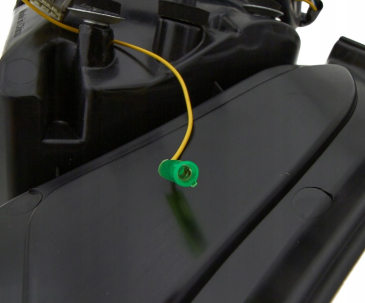PHARE ARRIÈRE VERS FORD MUSTANG 2018-2023 JR3Z13405C ENSEMBLE PRZYCIEMNIONA