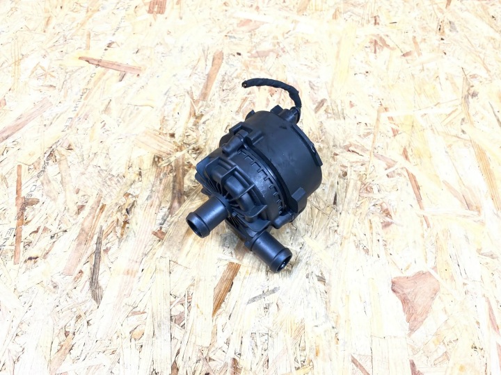 SUPPLÉMENTAIRE POMPE À EAU PORSCHE TAYCAN 9J1 9J1965567B 2019-