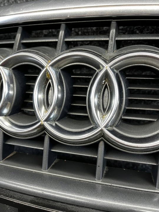 GRILLE CALANDRE HLODNICY AUDI A3 8P S-LINE 8P4853651A