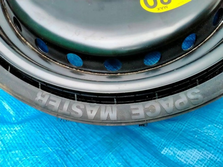 AUDI Q5 80A KOLO 195/75R18 RÉGLAGE PNEU DE SECOURS ZAPASOWKA PIÈCE DE RECHANGE