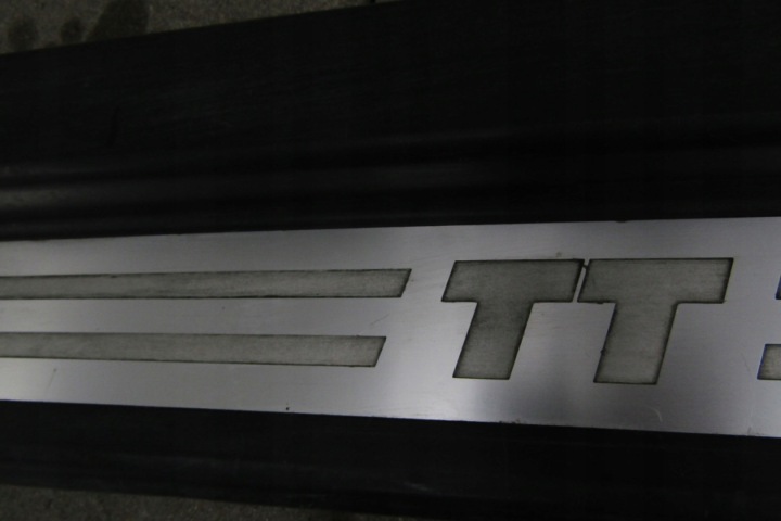 MOULURE SEUIL GAUCHE REVÊTEMENT INTÉRIEURE AUDI TT 98-