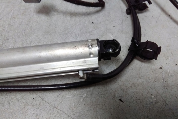 POMPE HYDRAULIQUE VOLVO V70 II (SW) 31218393 2.4L DIESEL 136KW 2008