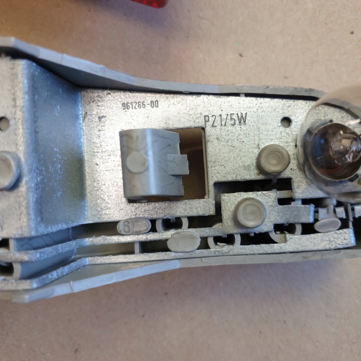 PHARE GAUCHE DROIT ARRIÈRE FORD FIESTA III MK3 OE EUROPE