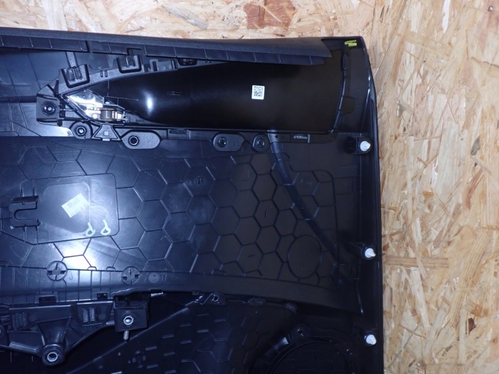 COLLECTEUR PORTES DROIT AVANT SKODA FABIA IV 1.0 TSI 2023R 11685