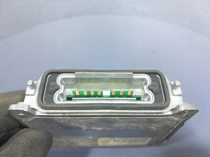 CITROEN C5 II X7 MODULE CONVERTISSEUR FEUX XÉNON 89032335