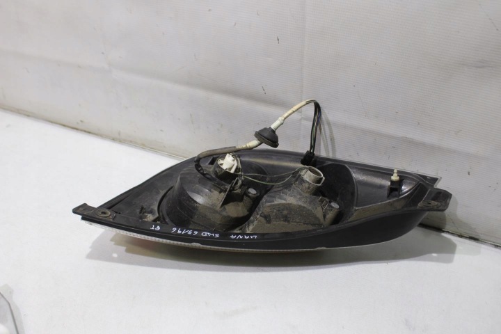 PHARE DROITE ARRIÈRE SUZUKI LIANA 1.6 TRANSMISSION AVANT