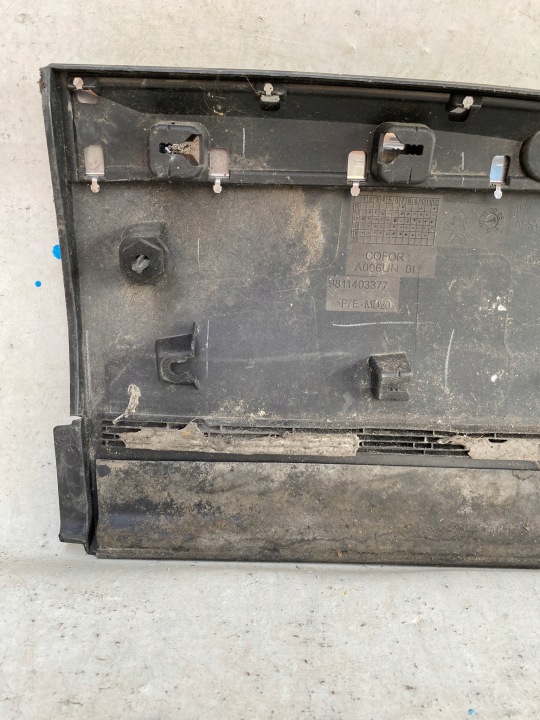 PEUGEOT 3008 II 2 16- MOULURE PORTES DROIT ARRIÈRE 9811403377