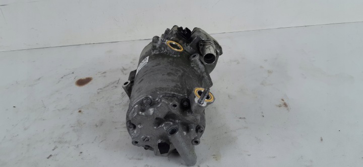 VOLVO XC60 II 2.0 T8 COMPRESSEUR DE CLIMATISATION 32260523