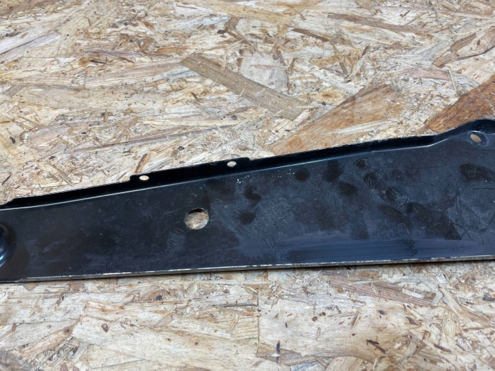 FIXATION SUPPORT PHARES COURROIE AVANT GAUCHE VW PASSAT B8 3G0806929 2014-