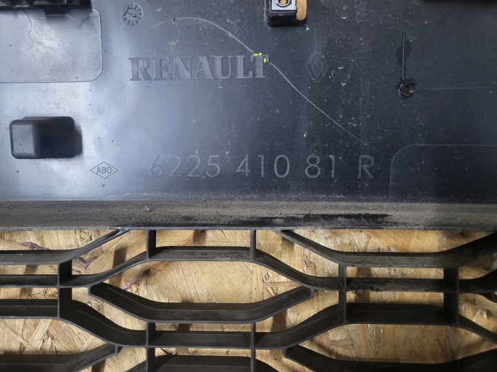 DACIA SANDERO II 2 LIFT STEPWAY GRILLE PARE-CHOCS AVANT AVANT