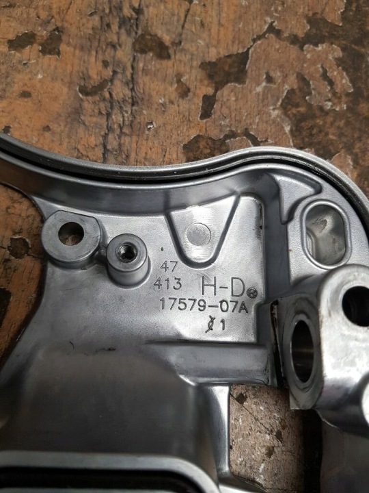 COUVERCLE CULASSES ROCKER COFFRE HARLEY DAVIDSON SPORTSTER 17579-07A