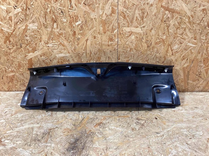 MERCEDES-BENZ C W205 PROTECTION COURROIE ARRIÈRE ARRIÈRE A2056902307