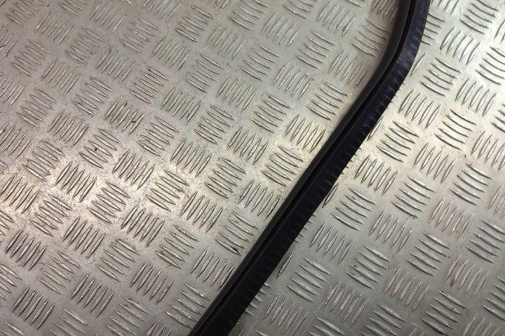 JOINT D'ÉTANCHÉITÉ AVANT DROITS PORTES BMW 7 (F01, F02) 7177999 4.4L GASOLINE 2014
