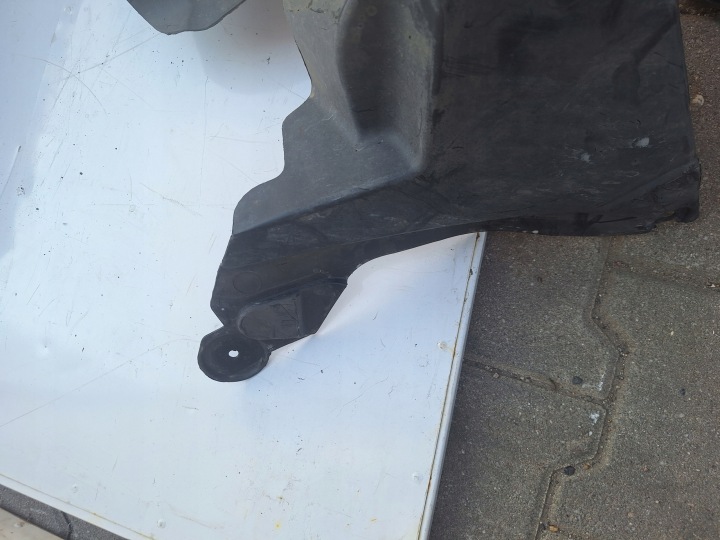 MERCEDES B KLASSA W246 PASSAGE DE ROUE AVANT DROIT ROUES A2466900830