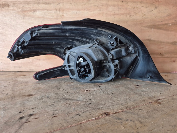 PHARE ARRIÈRE DROITE ARRIÈRE OE 9810430580 PEUGEOT 208 12-19 LIFT