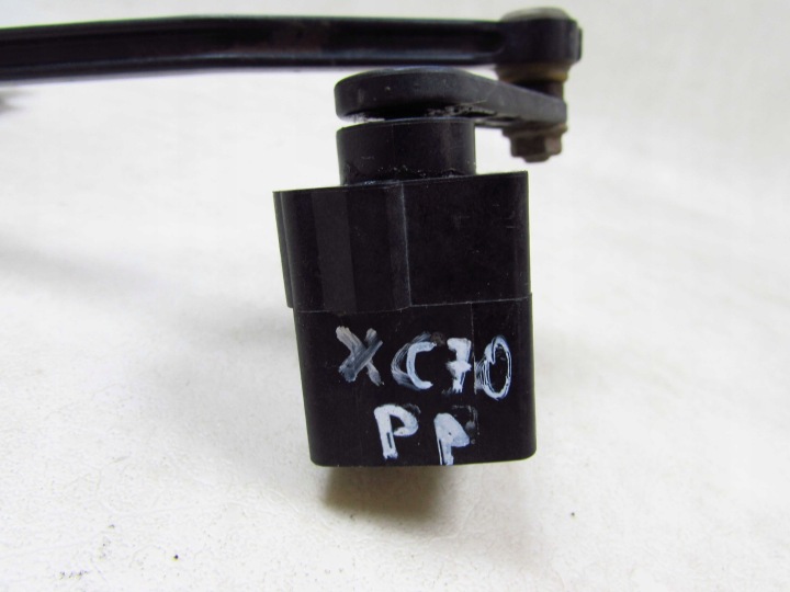 CAPTEUR NIVELLEMENT FEUX DROIT AVANT 7G9N-3C097-AA VOLVO XC70 2 II