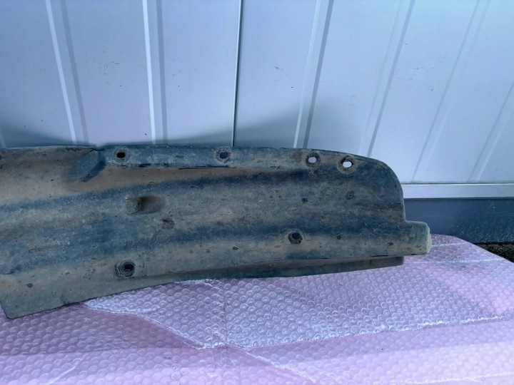 PASSAGE DE ROUE AVANT GAUCHE SUZUKI SWIFT MK8 2017- 72322-53R01