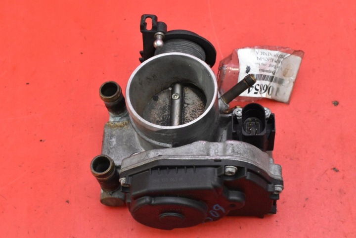 PAPILLON DES GAZ 058133063H VW PASSAT B5 1.8 20V 125 KM 96-00