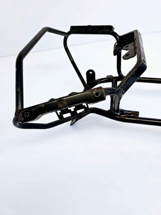 PIAGGIO MP3 125 250 500 FIXATION CHÂSSIS AVANT AVANT