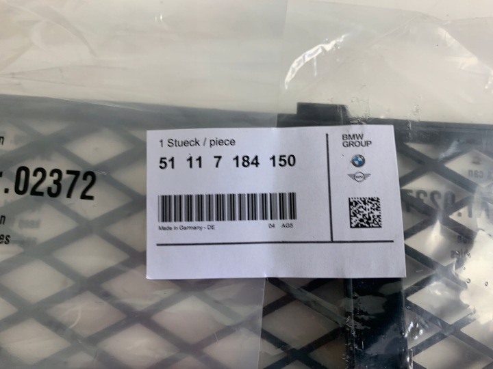 BMW 7 F01 F02 F04 GRILLE PARE-CHOCS DROITE 7184150