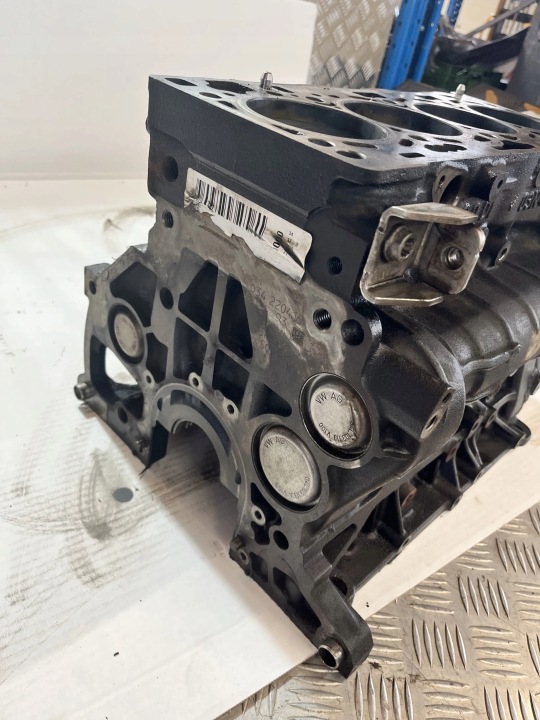 BLOC MOTEUR SKODA SUPERB III 3V 15- 2.0 TDI CRL CRLB 03N023C