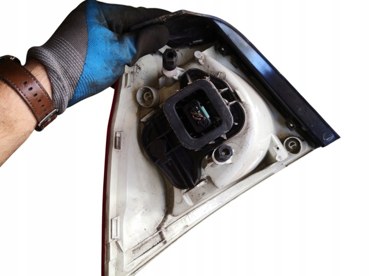 PHARE ARRIÈRE DROITE DANS AILE VW GOLF V HAYON BERLINE COMPACTE 1K6945096AA EUROPE EUROPE