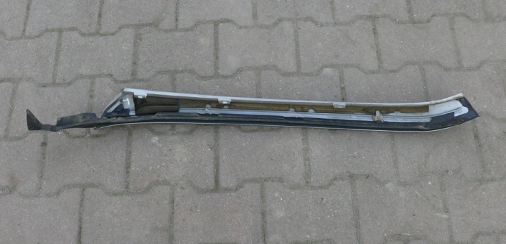 MOULURE PROTECTION REVÊTEMENT MONTANTS PARE-BRISE GAUCHE MERCEDES S-KLASA W140