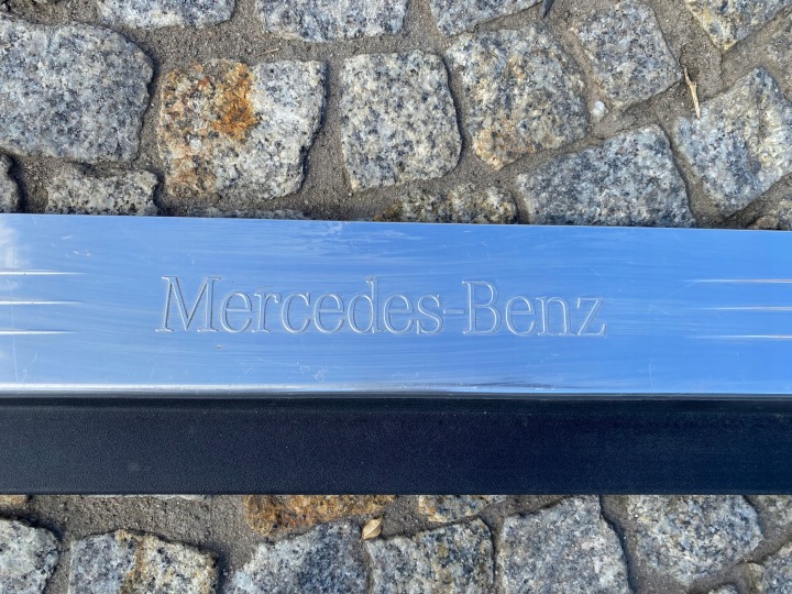 MERCEDES SL 230 MOULURE SEUIL REVÊTEMENT GAUCHE 2306801735 ORIGINAL