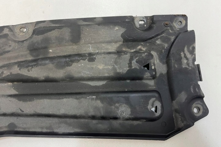 ARRIÈRE DROITE PROTECTION CHÂSSIS BMW 7476002 2020