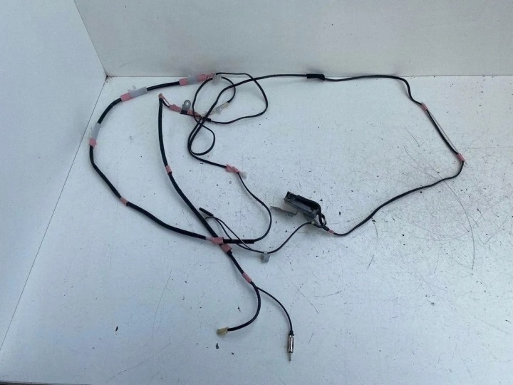 AMPLIFICATEUR D'ANTENNE TOYOTA PREVIA (_R3_) 8630028370 2.0L DIESEL 85KW 2002